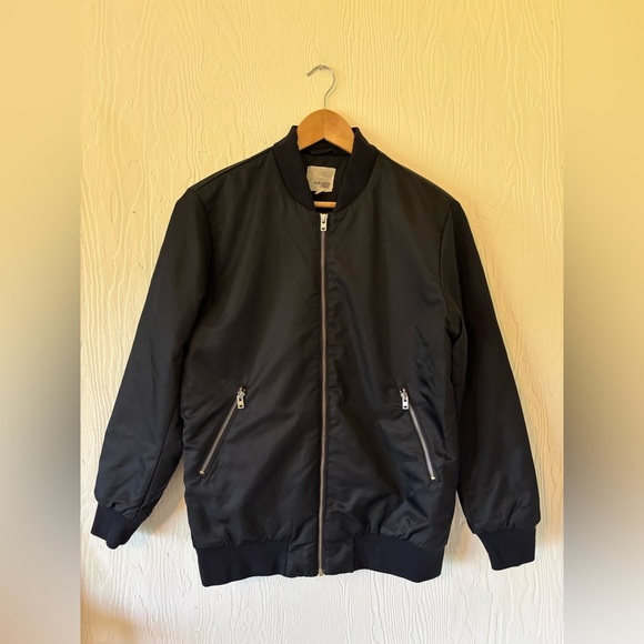 Wilfred Free Aritzia Zip Up Bomber Varsity Black Quilted Jacket - Picture 8 of 15